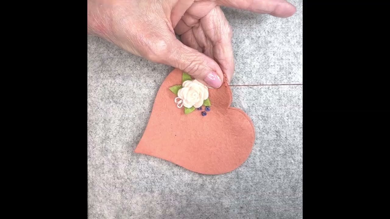 Heart Sachet - Beginning Buttonhole Tutorial
