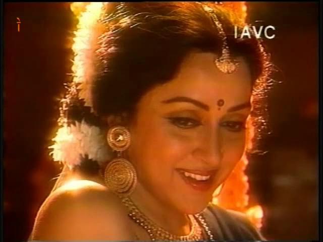 In The Night No Control - Hema Malini Kiss song - YouTube