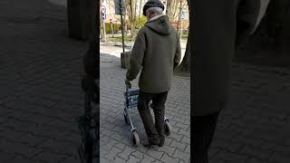 Choroba Parkinsona Star-Lab.pl. Pacjent Z Parkinsonem Przed Zabiegami..