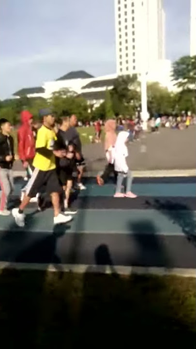 status wa video halu lagi joging lari di Gasibu Bandung