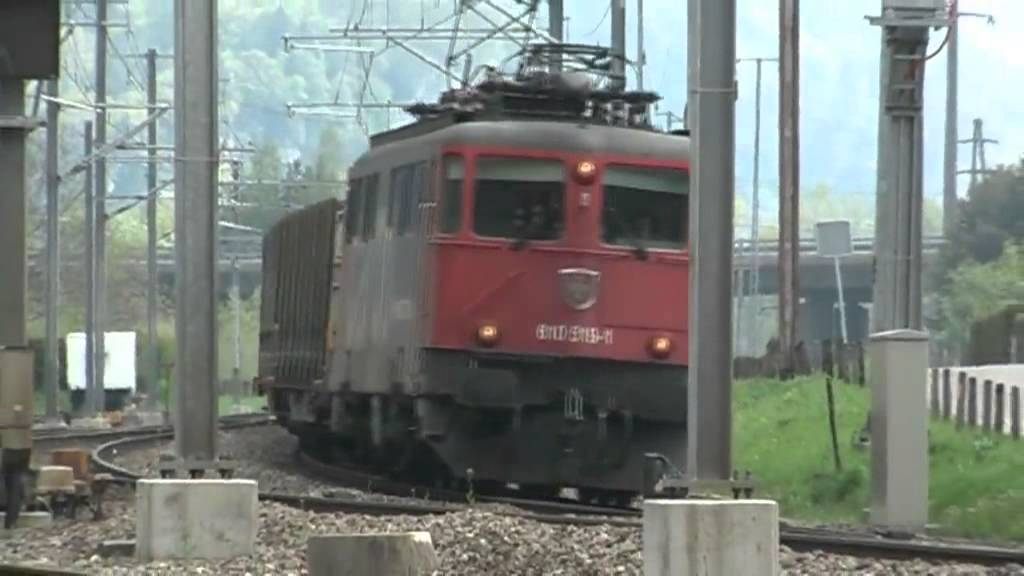 SBB Ae 6/6 auf der Walenseestrecke 2009.