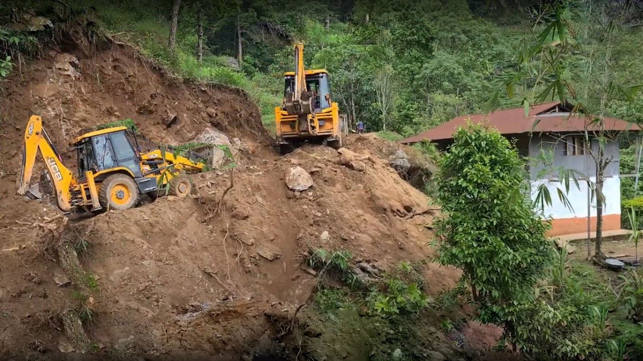 Jcb machine working finesh in hill new track- Jcb backhoe machine narrow hill work