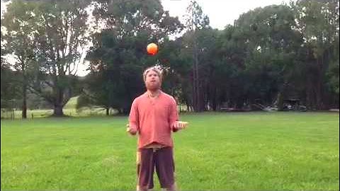 Juggling tutorial: reverse cascade (beginner)