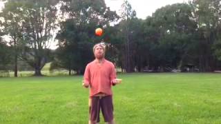 Juggling tutorial: reverse cascade (beginner)