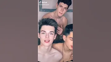 شباب اجانب بجننو 