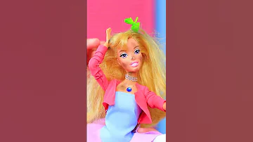 تم تبني باربي من قبل عائلة فقيرة Shorts Barbie 