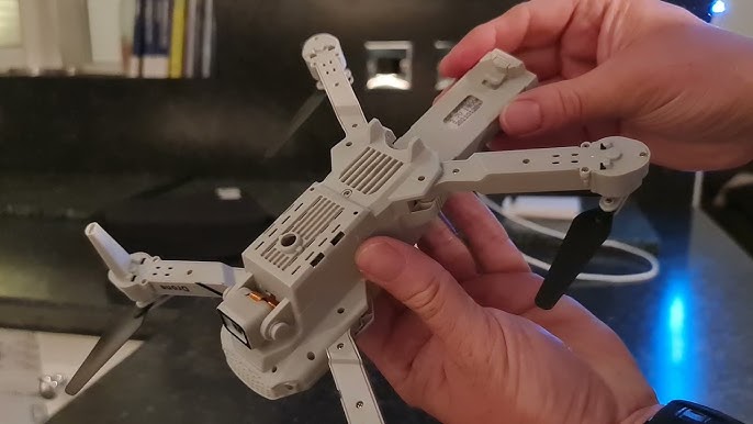 2022 Drones pas chers Mini petit drone avec caméras Hd 4k Caméra Prix E88  Pro