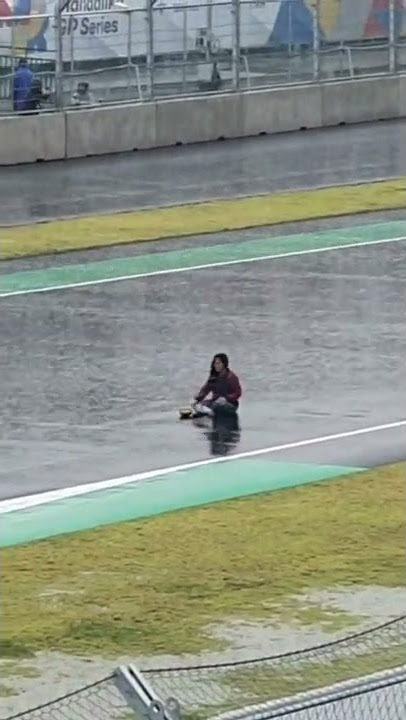 PAWANG HUJAN MOTOGP MANDALIKA IN ACTION