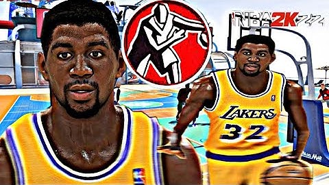 PRIME MAGIC JOHNSON BUILD IS UNTHINKABLE ON NBA2k22 ( FLASHY PASSES!)