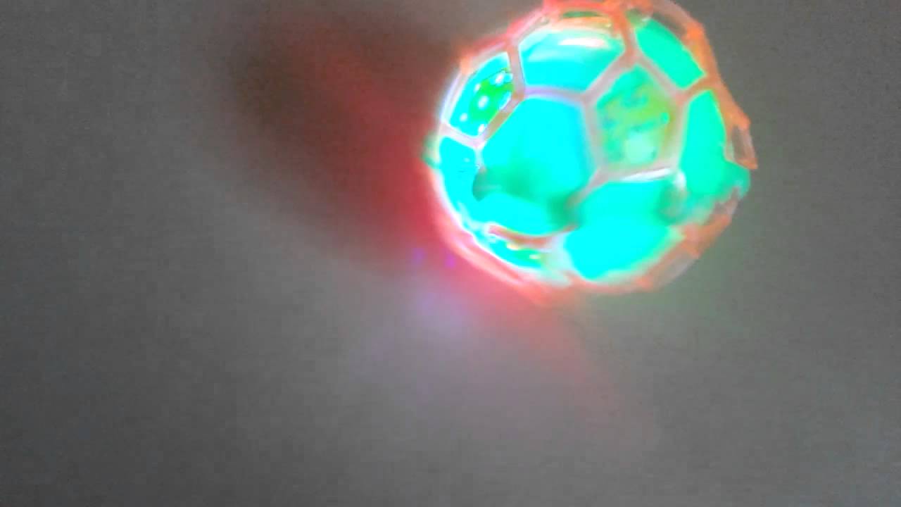 Balle vibrante, musical, lumineuse attention au son très élevé