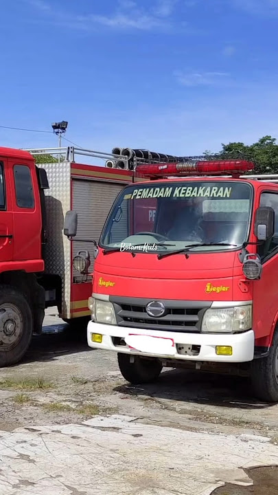 Mobil Pemadam Kebakaran #mainan #mainananak #pemadamkebakaran #fireengine #short