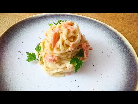 Wideo: Jak Zrobić Spaghetti Z łososiem W Kremowym Sosie