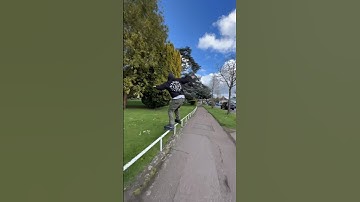 Riding the urban wave 🌊 #rollerblade #urbanskating #aggressiveskating #longgrind #inlineskating