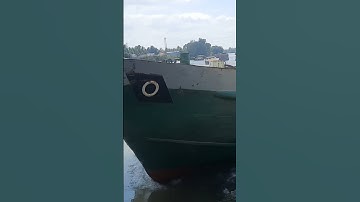 Sà lan va chạm thành cống Lư vũ vlog