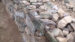 Como se hace una pared de piedra en los Pedroches
