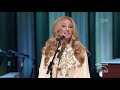Lee ann womack sings ribbon of darkness for connie smith 