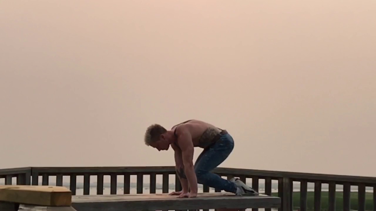 Andrii Bondarenko ( Handbalancer )