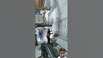Rebar cage assembly in tunnel: A great team is efficient and cohesive #structuralstability