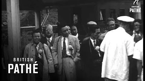 Thousands Cross Into Red China For Anniversary  (1956) - 天天要聞
