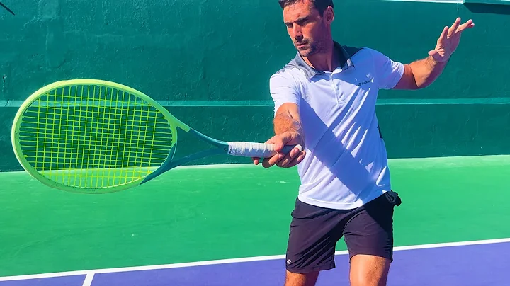 Is it better to hit your FOREHAND with a STRAIGHT or BENT arm?