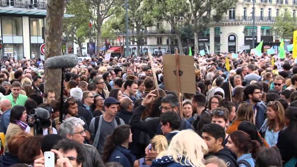 Refugee Rally Pro refugee rally in Paris - YouTube
