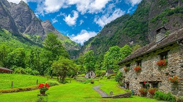 Hidden gems in Switzerland - Ticino Bavona Maggia Robiei Foroglio