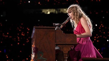 FULL video of Taylor performing a THREE WAY mashup remix the second surprise song of Amsterdam N3
