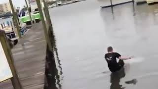 Adamın Gotü Yarıldı