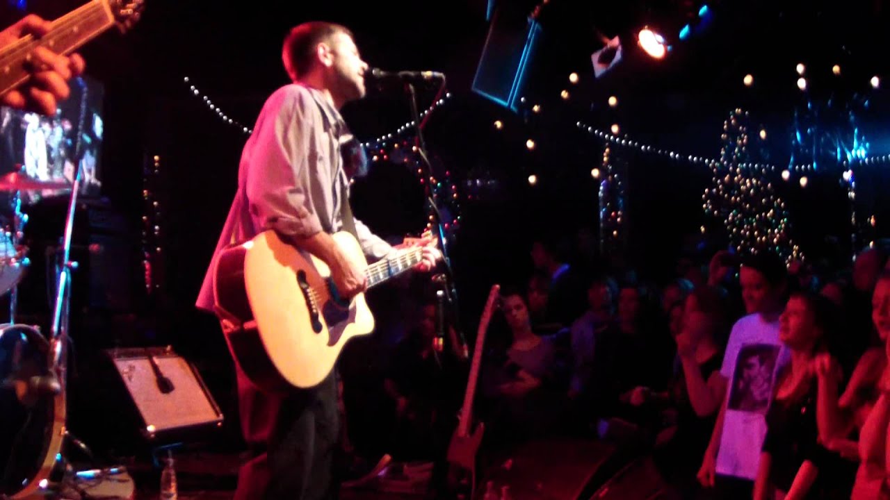 Гни свою линию. Песня гни свою линию. Гну свою линию. Солист группы сплин. Гни свою линию.