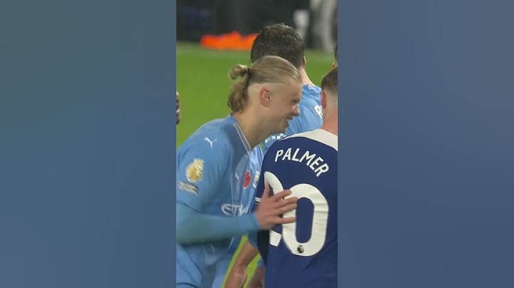 Cole Palmer trying to listen to Man City's tactics! It's like he never left! #shorts