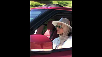 ضحى العريبي على اغنية هيفاء وهبي لو كنت قطه حلوه كنت هبقي اكيد سيامي 