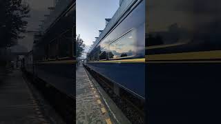 タイ国鉄 日本製蒸気機関車 SL Lat Krabang駅通過 12/5.2023