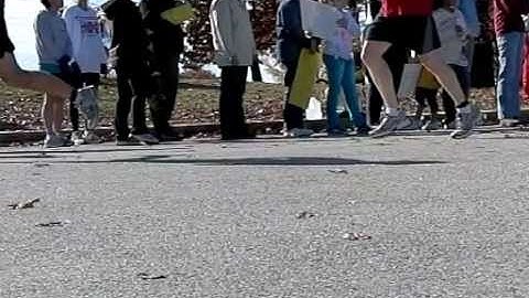 Running Form Contrast - Overstriding vs. "Natural" Running