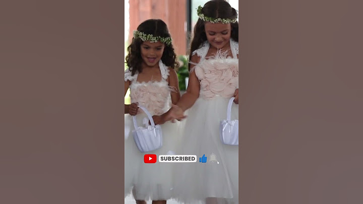 CUTE Little Flower Girls Coming Down the Aisle! #flowergirls