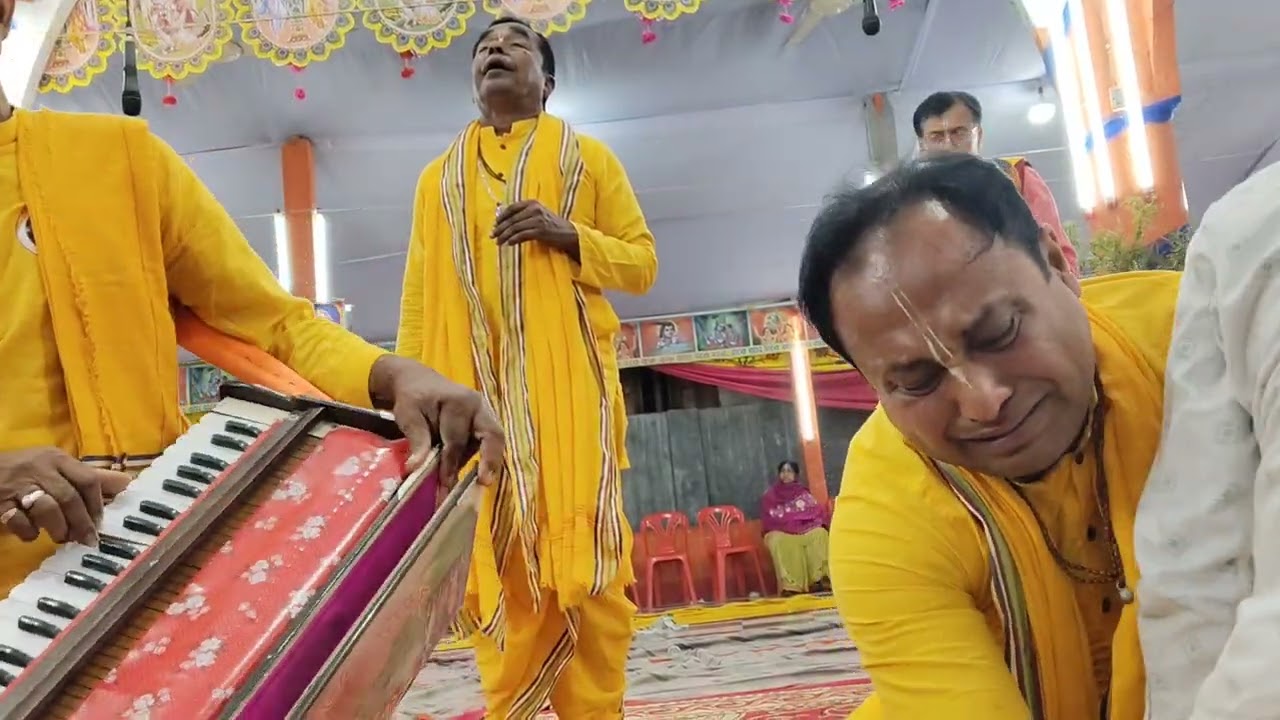 Hare Krishna Hare Krishna Krishna Krishna Hare Hare Hare Ram Hare Ram Ram Ram Hare Hare 