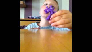 Collector kid opening 2 new tiny Titans series 2
