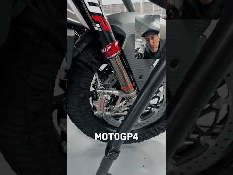 Get closer. KTM 1390 SUPER DUKE RR TRACK