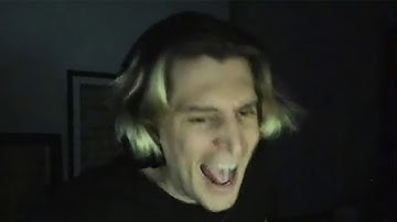 xQc worstelt al 4 minuten in een impasse