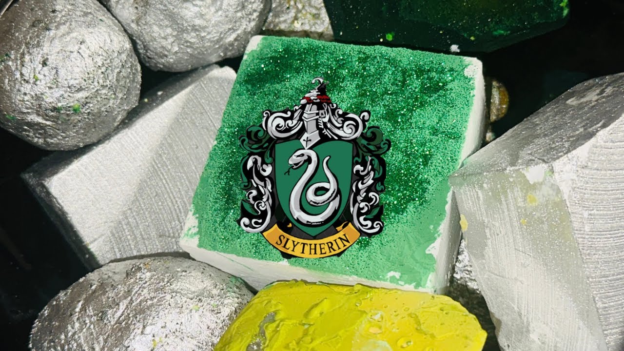Slytherin House 🐍 Gym Chalk ASMR Dyed Gym Chalk