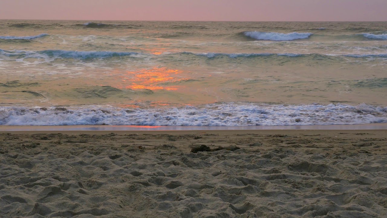 Beach waves - YouTube