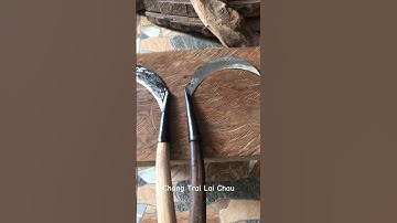 2 cây liềm của 2 thợ rèn vùng cao . Nhiều điểm khác biệt. Bạn thích cây nào?