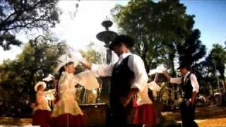 Video thumbnail of "Cueca de 2 Siglos Cochabamba"