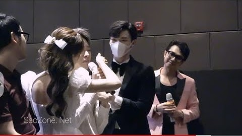 Đức Phúc bật khóc như mưa, Hòa Mizy và Erik ôm lấy vỗ về. Văn Mai Hương khóc theo