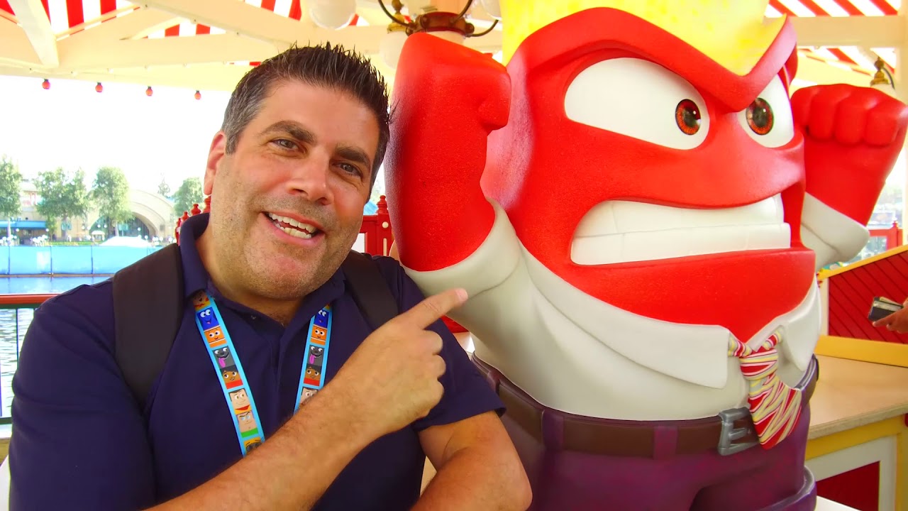 Top 5 Must Have Snacks at Pixar Pier