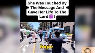 Prédication De Lévangile - Elle A Été Touchée Et A Donné Sa Vie Au Christ ...