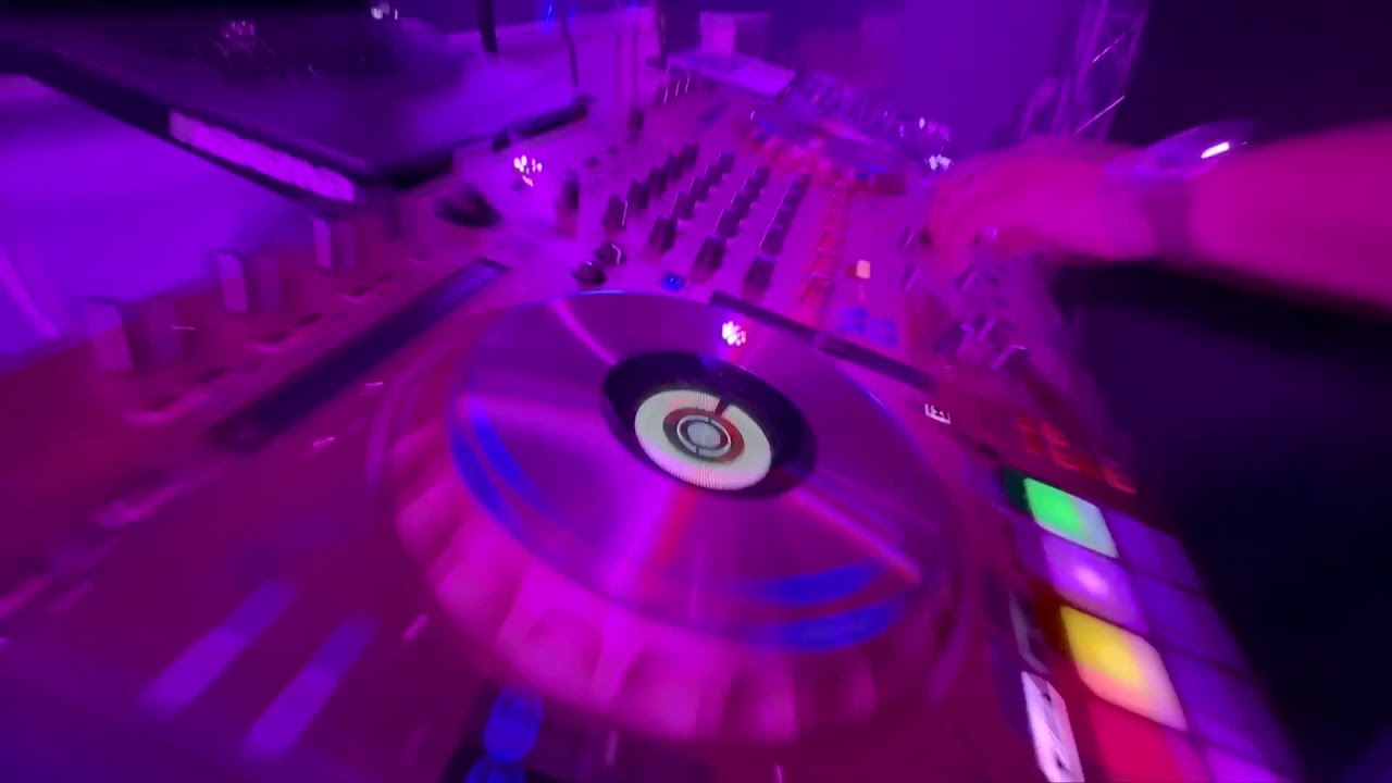 Guarda Dj Fiuger At International Club (Rhode Island USA) su YouTube Guarda Dj Fiuger At International Club (Rhode Island USA) su YouTube