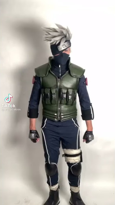 Hatake Kakashi (Cosplay @copycatcos)