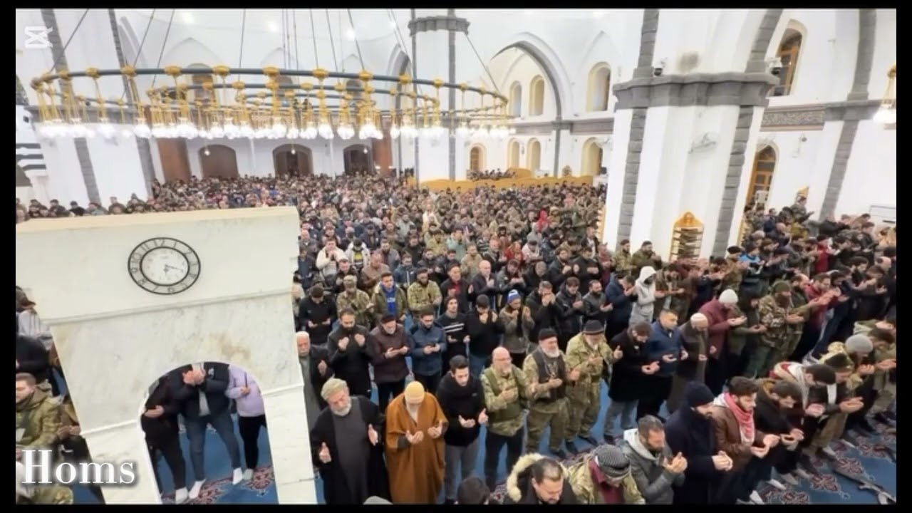 الساعات الأولى يوم التحرير / صلاة الفجر جامع خالد ابن الوليد في مدينة حمص الساعة: 6:5  يوم 8/12/2024