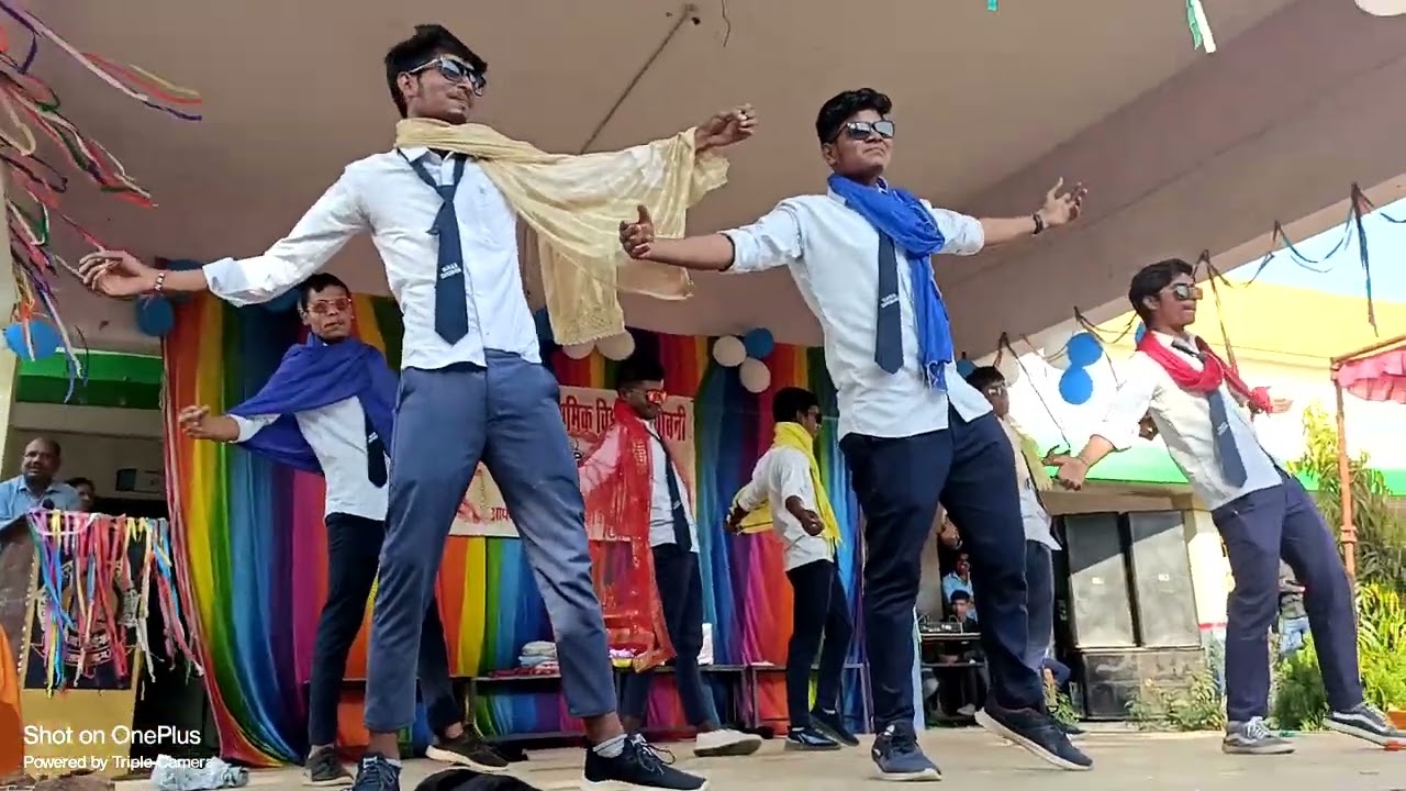 govt H.S.S. Dhobani Backbencher funny dance in school