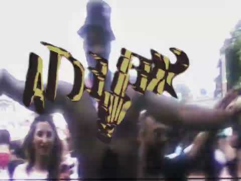 Guarda SKELECTA & EMZ - STEADY (VISUALISER) su YouTube Guarda SKELECTA & EMZ - STEADY (VISUALISER) su YouTube